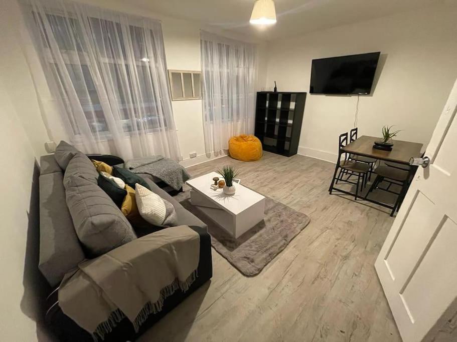 Beautiful 2 Bedroom On Tower Bridge Londen Buitenkant foto