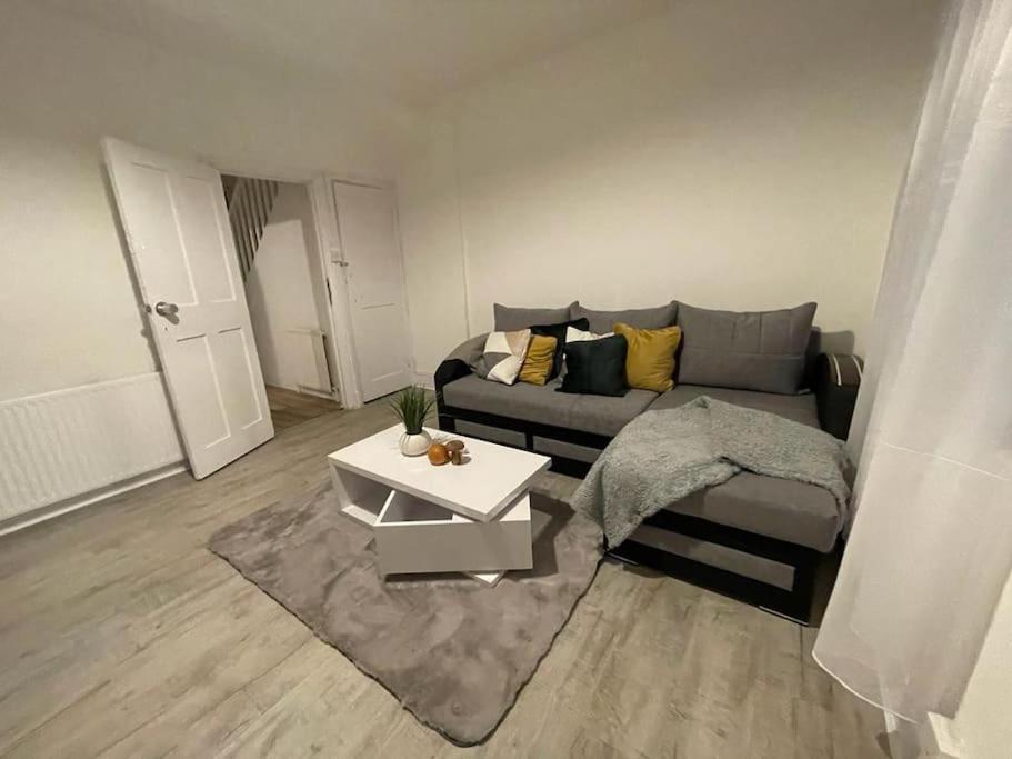 Beautiful 2 Bedroom On Tower Bridge Londen Buitenkant foto