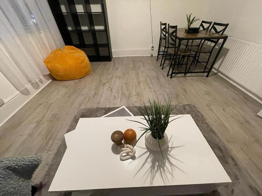 Beautiful 2 Bedroom On Tower Bridge Londen Buitenkant foto