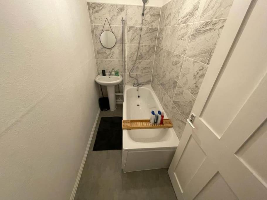 Beautiful 2 Bedroom On Tower Bridge Londen Buitenkant foto